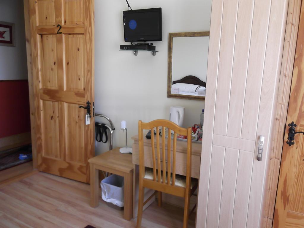 Ashley Lodge Bed & Breakfast Rosslare Harbour Extérieur photo
